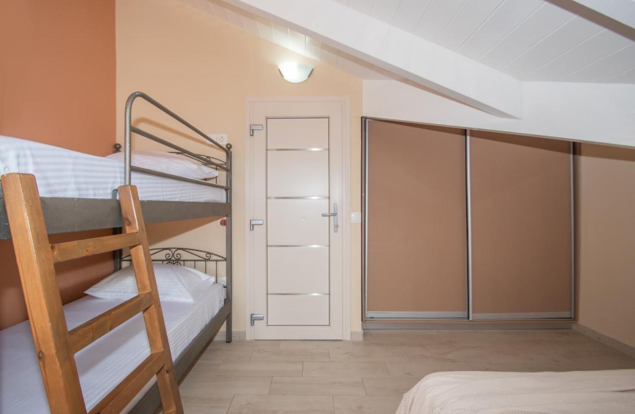 Gold Olive Suites Alykanas  Eksteriør billede